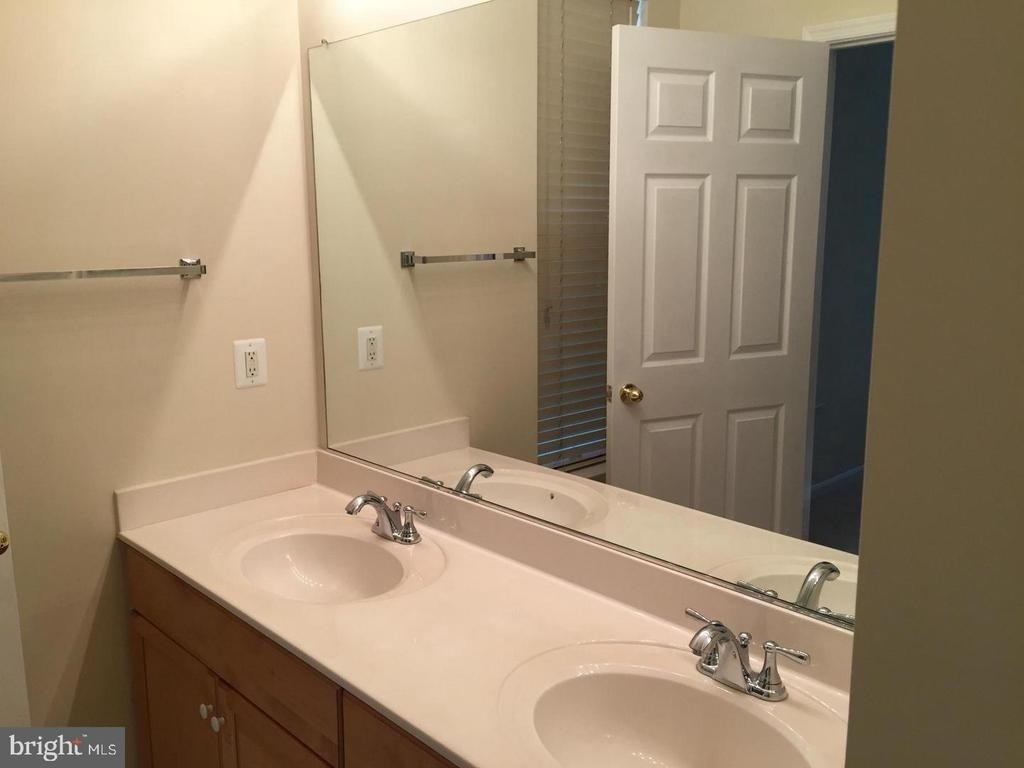 11402 Gate Hill Place - Photo 7