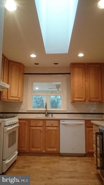 1415 Mayflower Drive - Photo 4