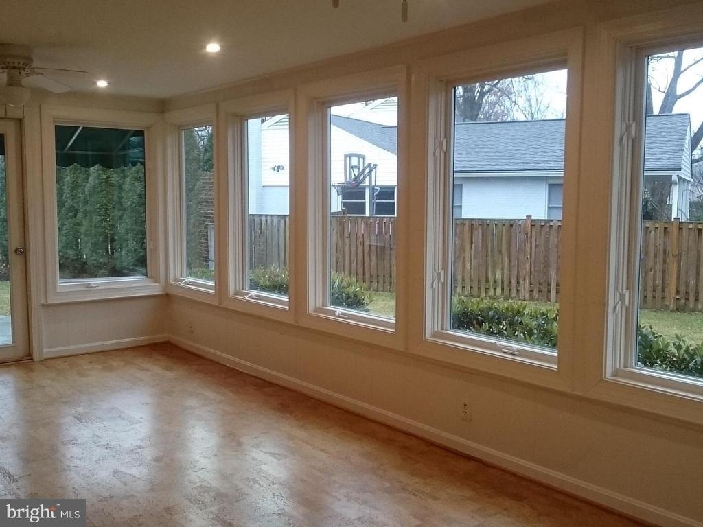 1415 Mayflower Drive - Photo 7