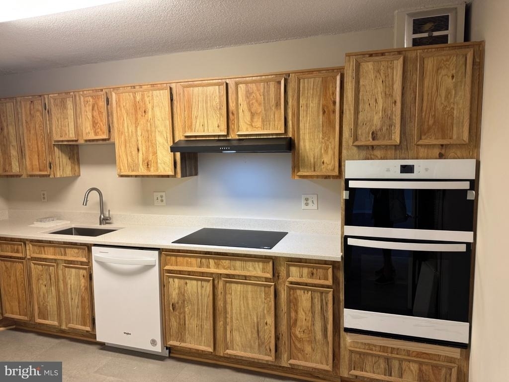 8360 Greensboro Drive - Photo 28