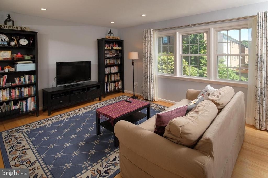 1528 Westmoreland Street - Photo 4