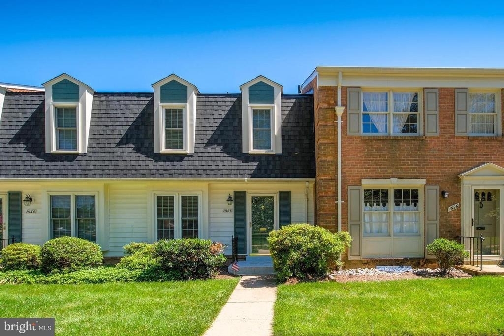 1528 Westmoreland Street - Photo 1