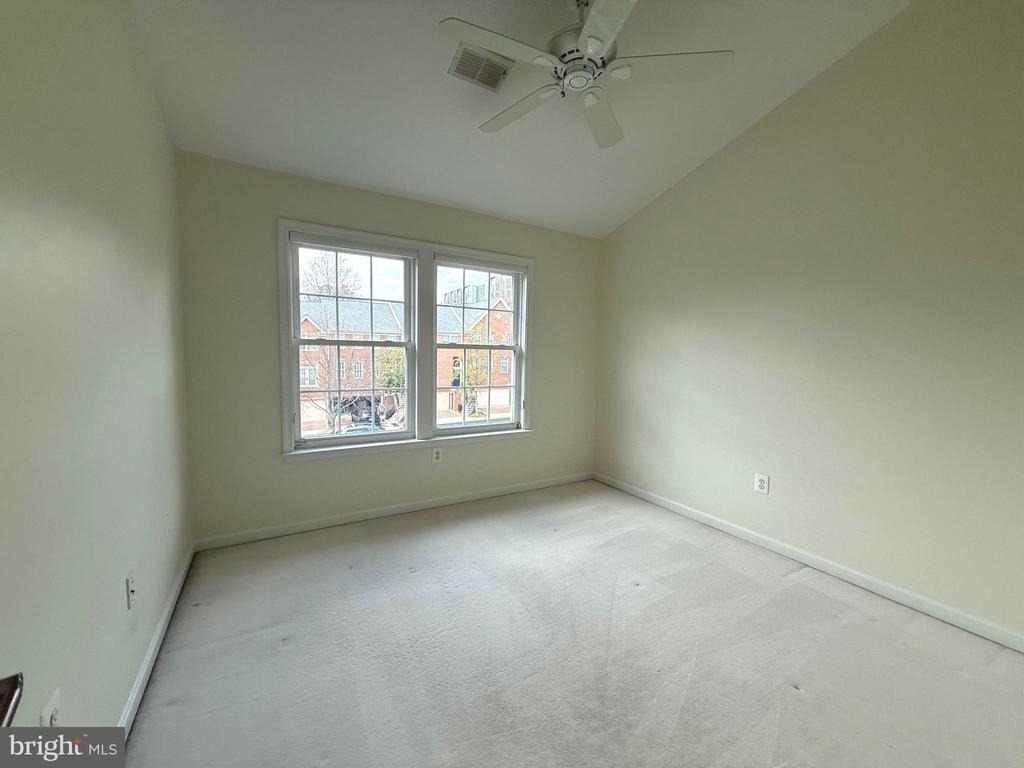 102 Lounsbury Place - Photo 18