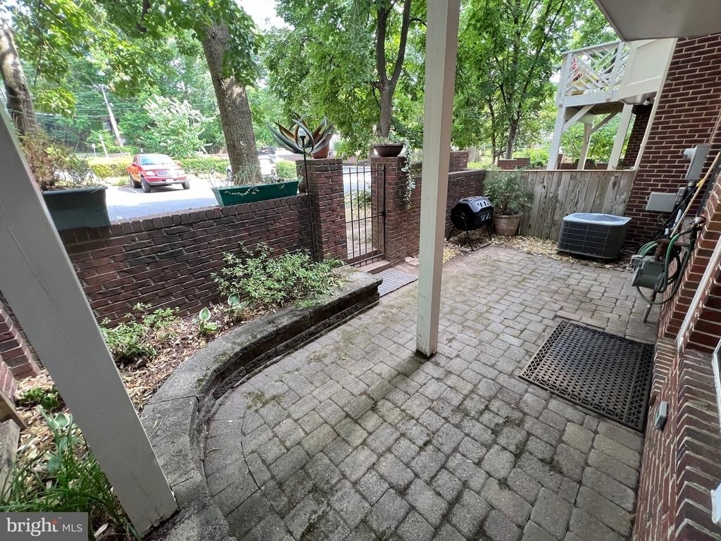 102 Lounsbury Place - Photo 13