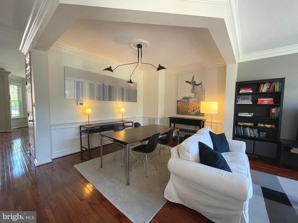 102 Lounsbury Place - Photo 3