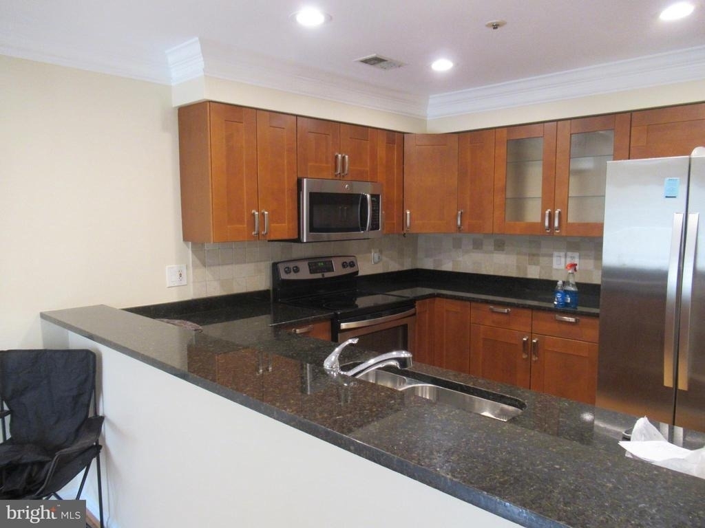 244 S Reynolds Street - Photo 4