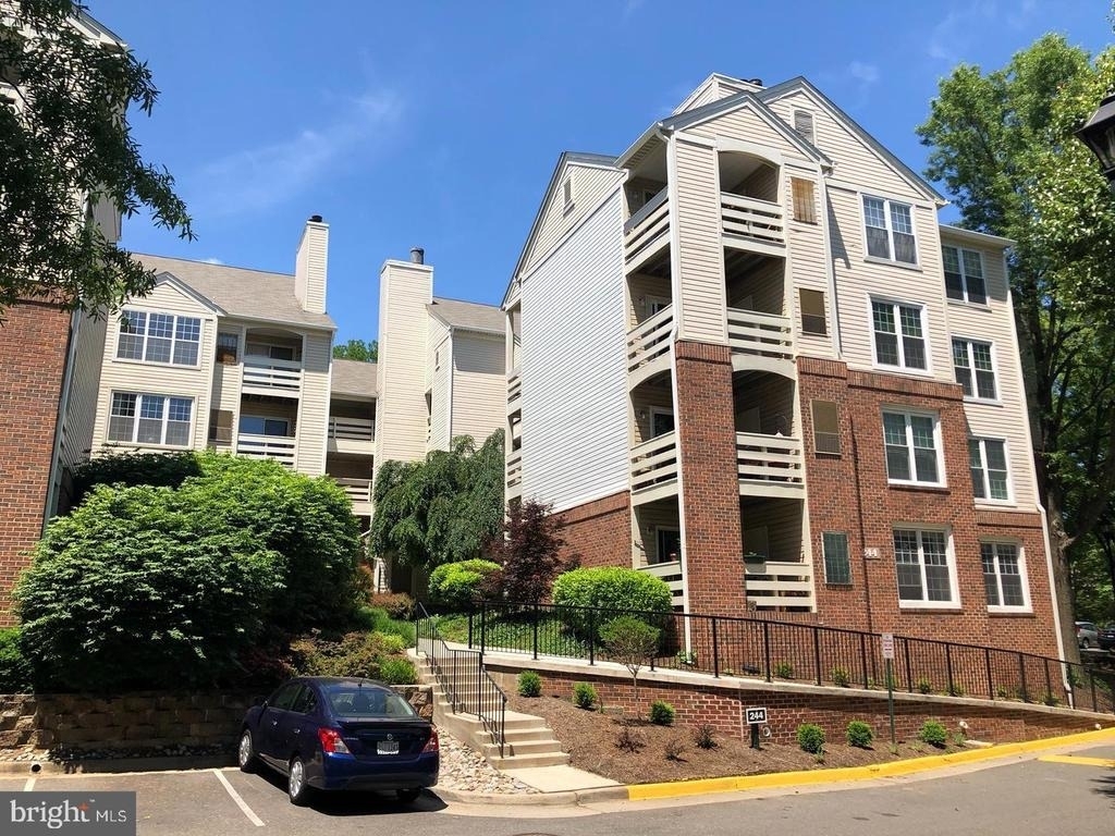 244 S Reynolds Street - Photo 0