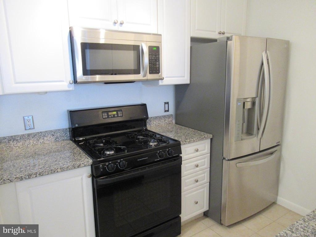 851 N Glebe Road - Photo 4