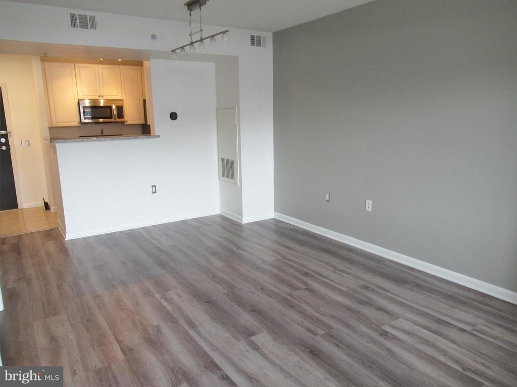 851 N Glebe Road - Photo 8