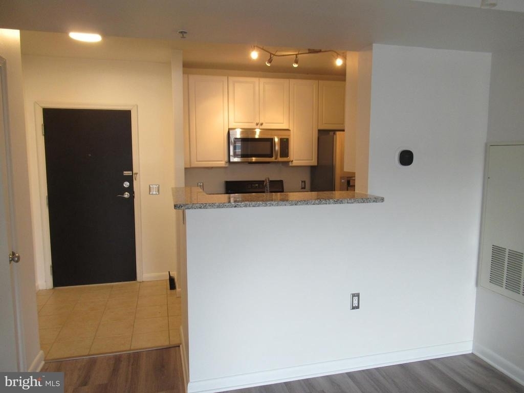 851 N Glebe Road - Photo 7