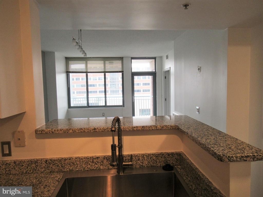 851 N Glebe Road - Photo 5