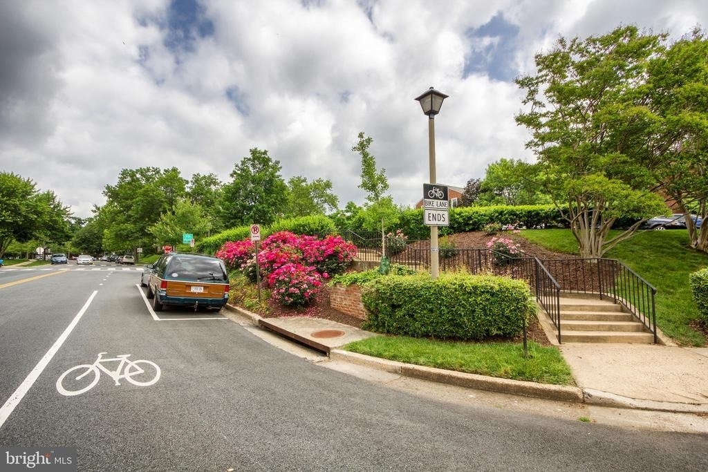 4859 28th Street S - Photo 4