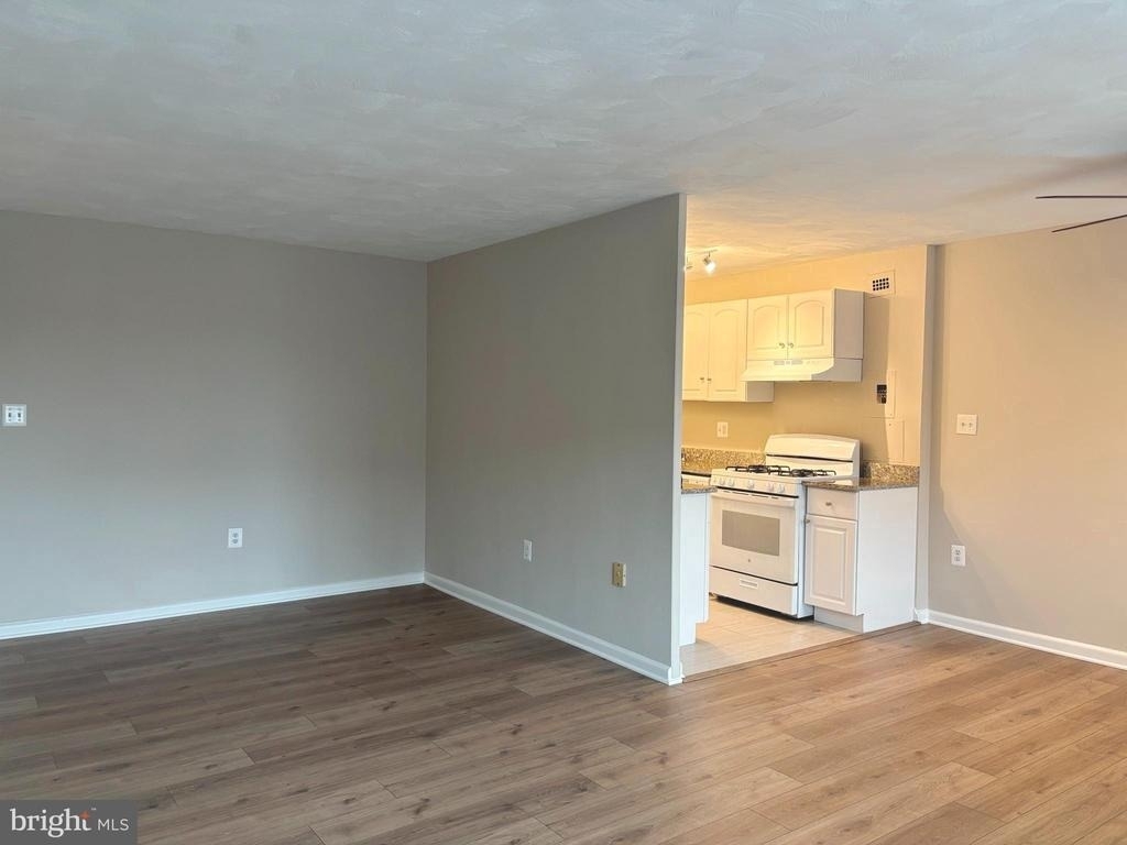 1200 S Arlington Ridge Road S - Photo 4
