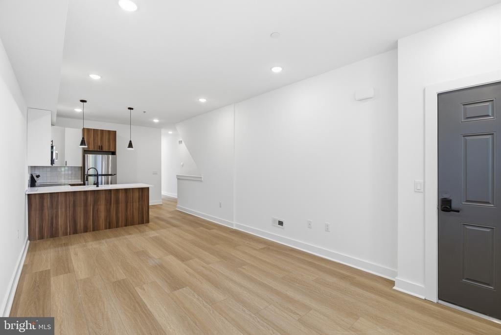 2505 N 11th Street - Photo 1
