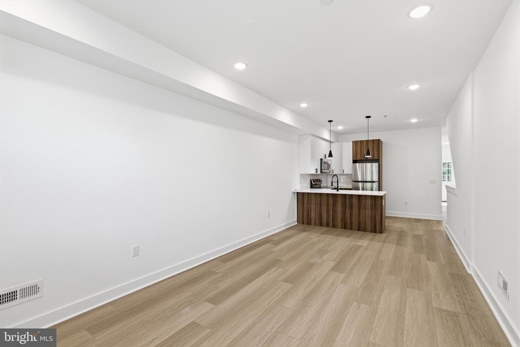 2505 N 11th Street - Photo 0