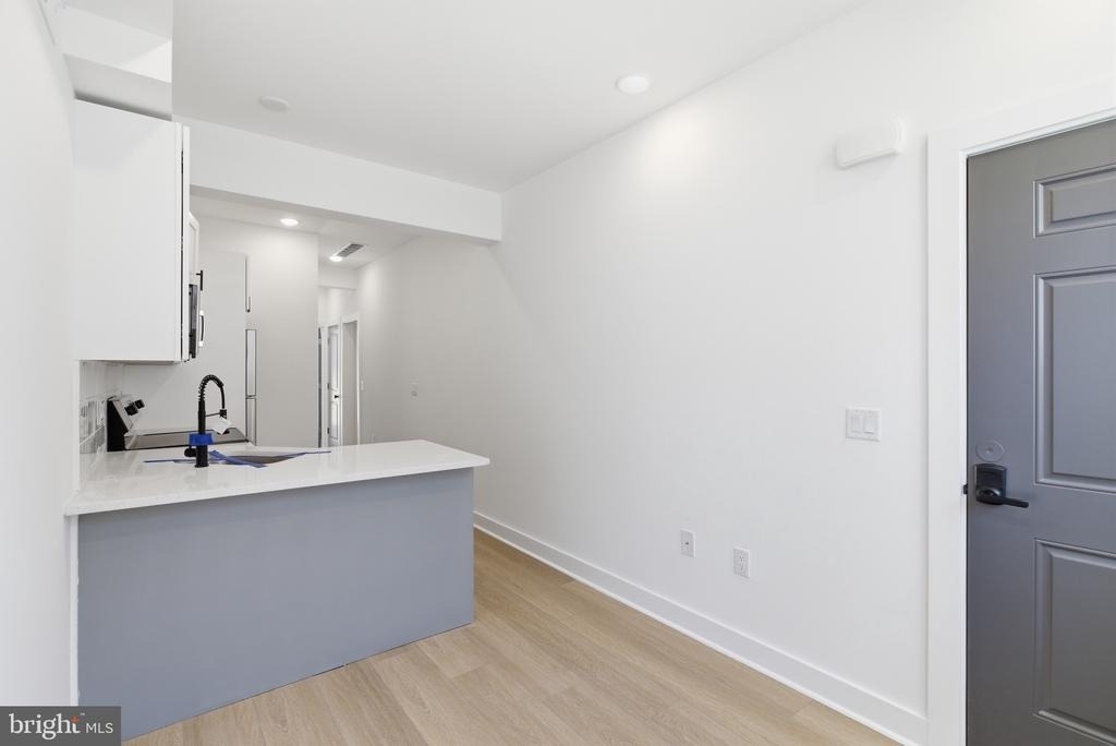 2123 N 9th Street - Photo 2