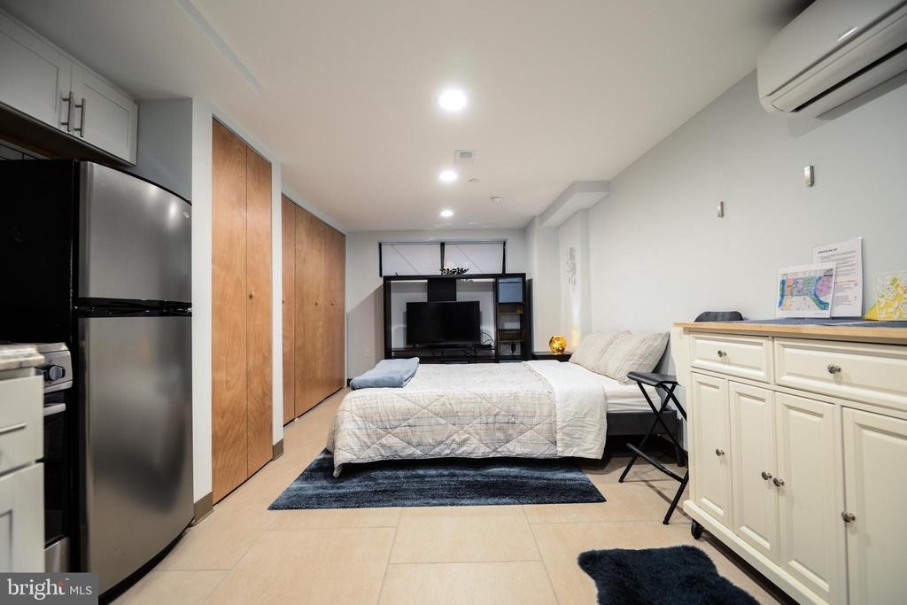 2016 Locust Street - Photo 2