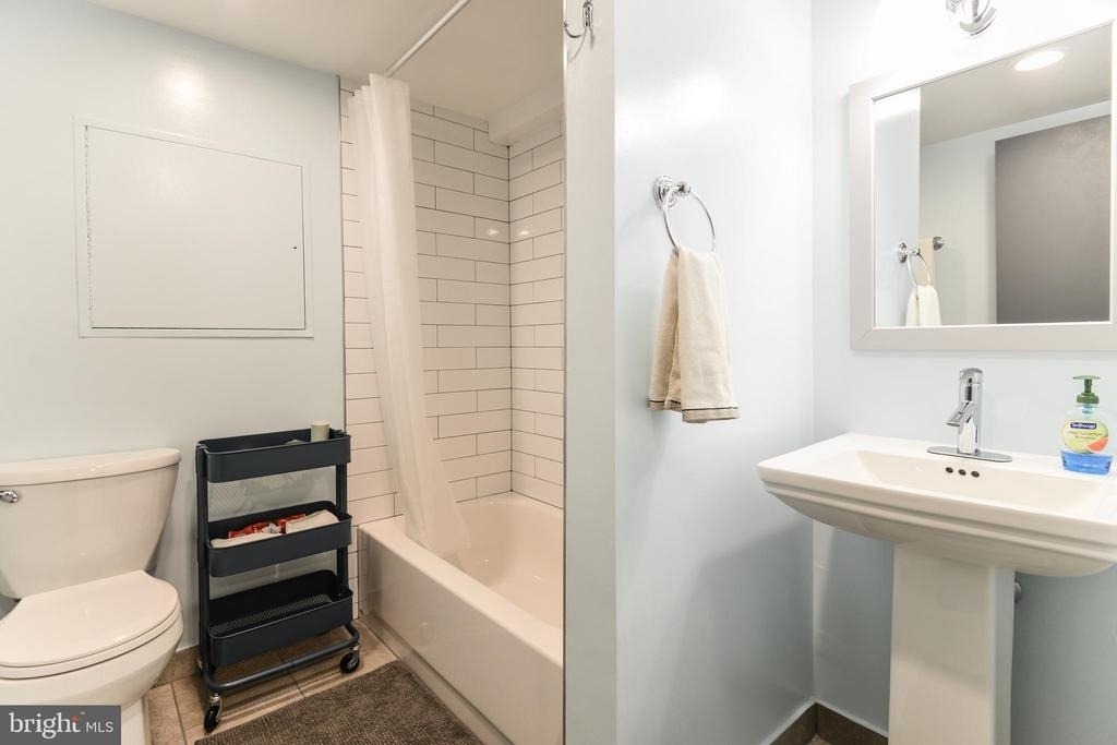 2016 Locust Street - Photo 4