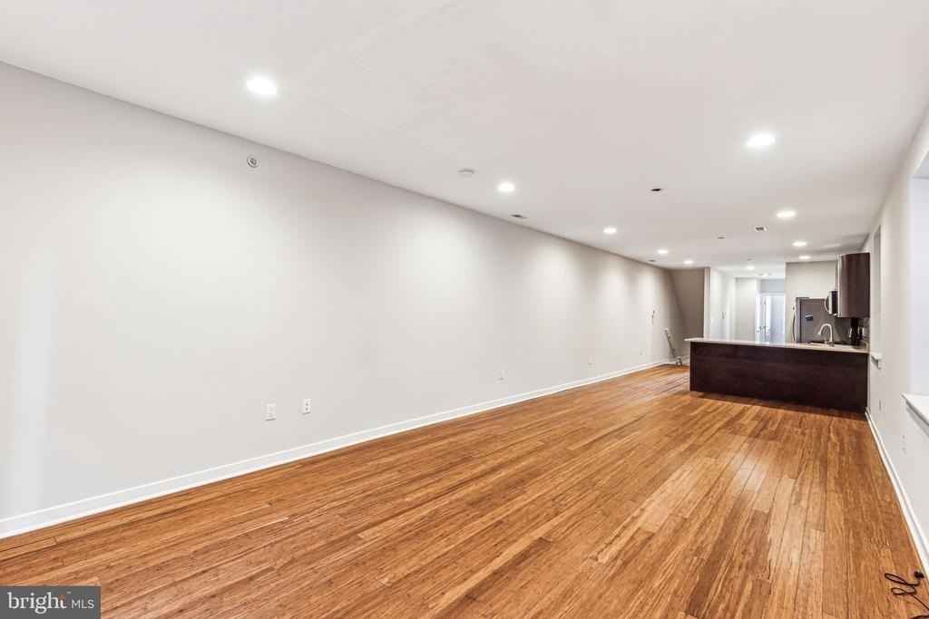 1418 Christian Street - Photo 3