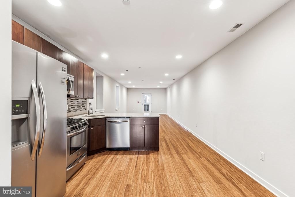 1418 Christian Street - Photo 0