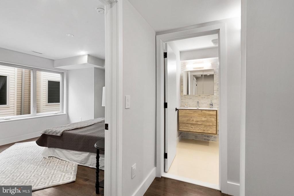 1321 S Woodstock Street - Photo 9