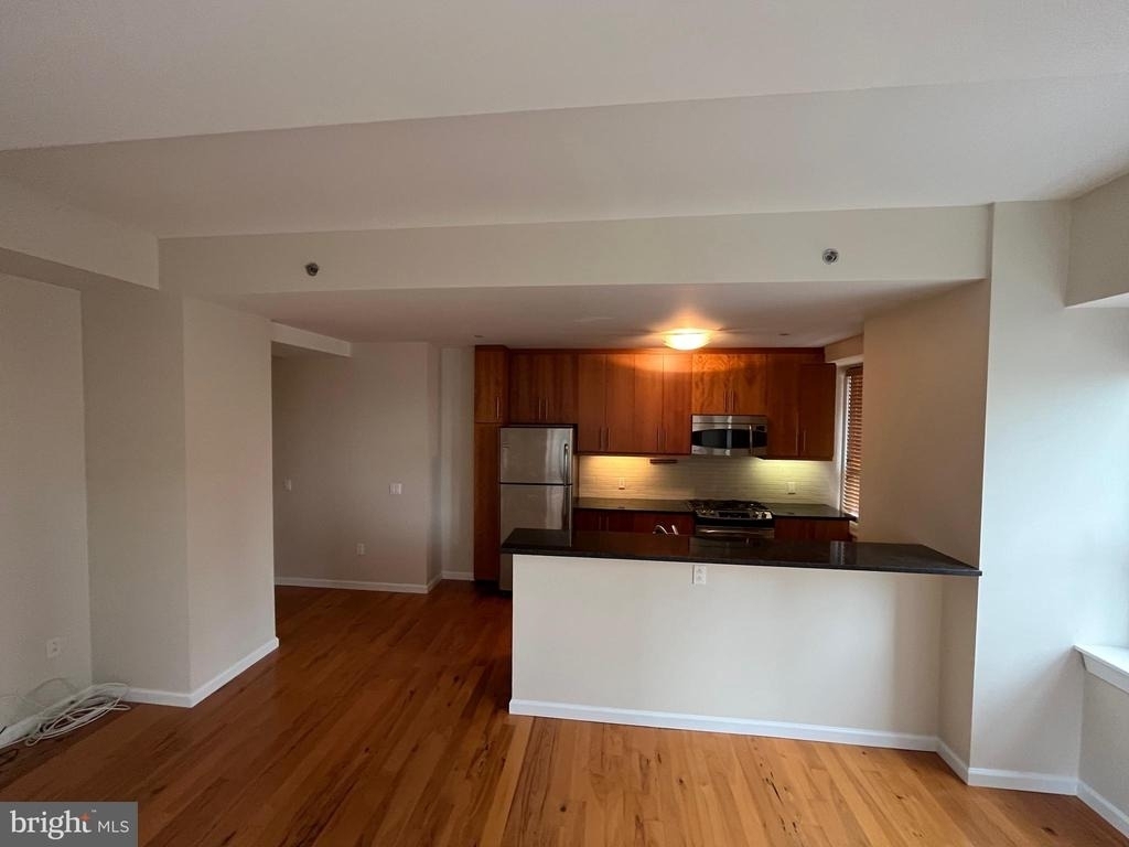 1425 Locust Street - Photo 5