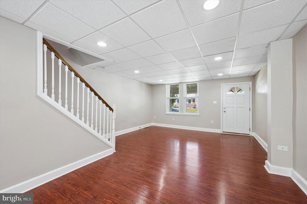 431 Iroquois Street - Photo 2