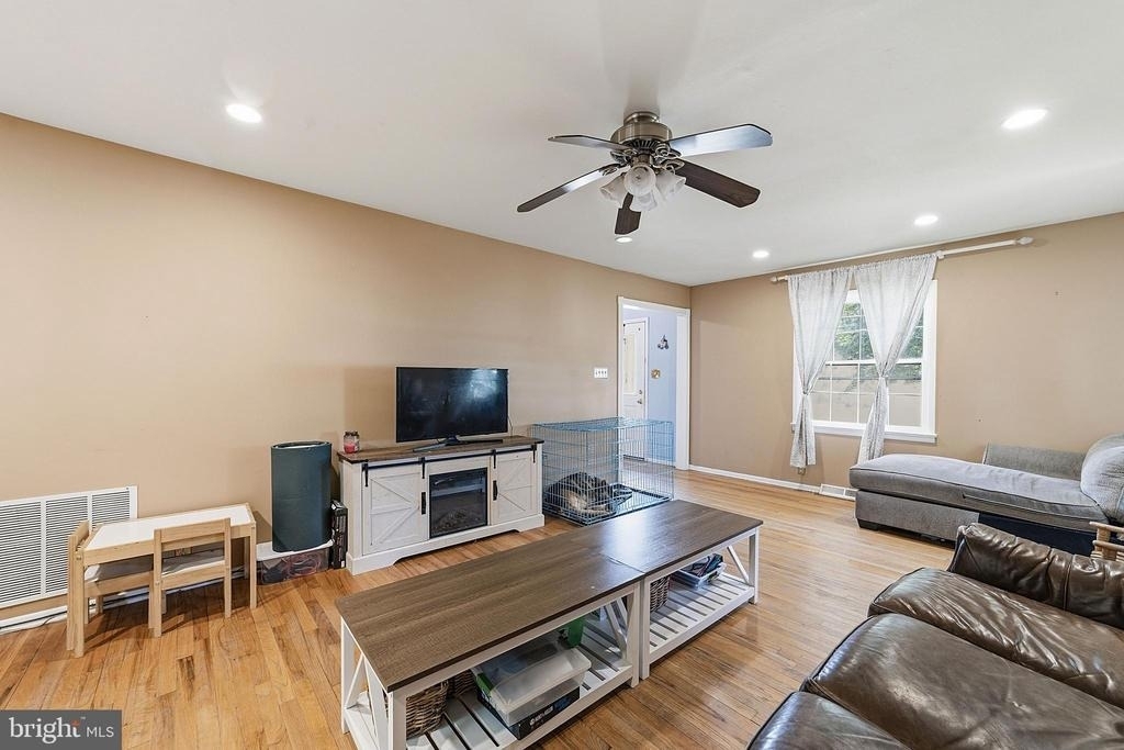 292 Glenn Ave - Photo 3