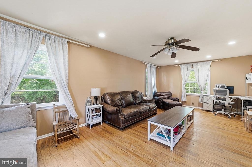 292 Glenn Ave - Photo 2