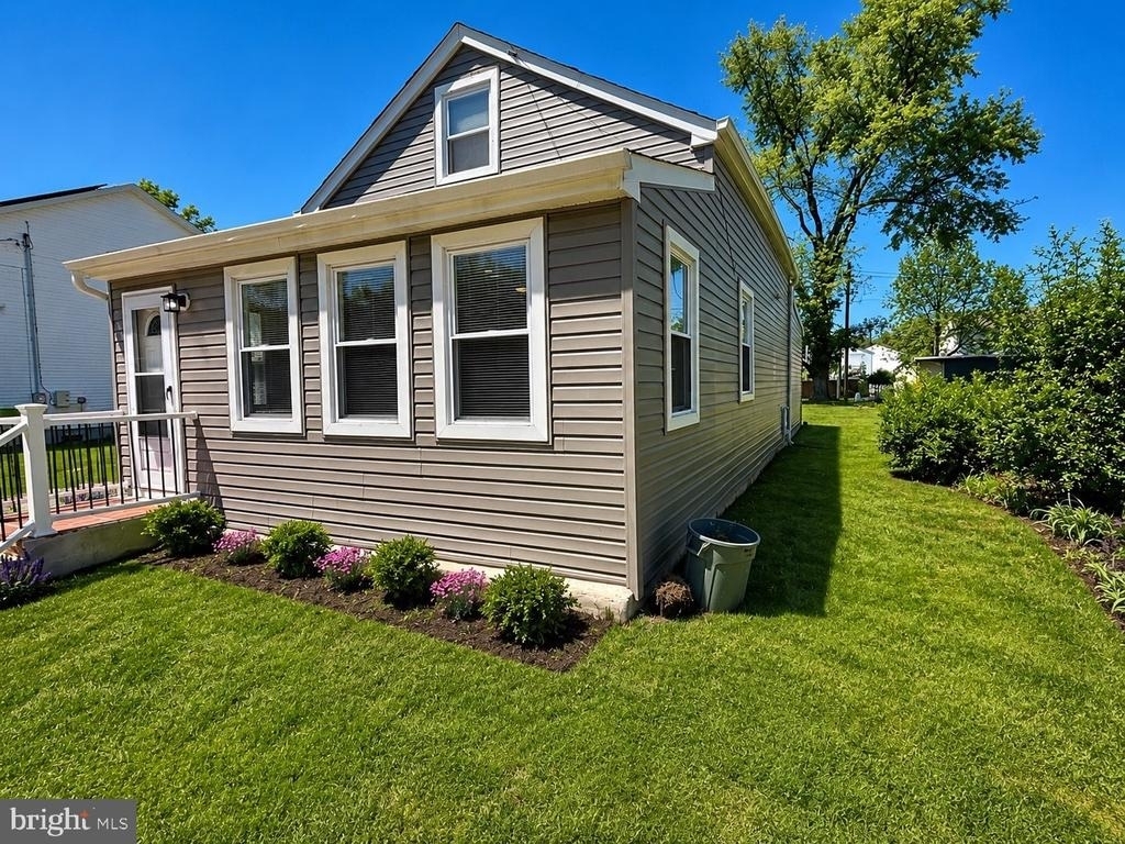 383 Johnson Avenue - Photo 4