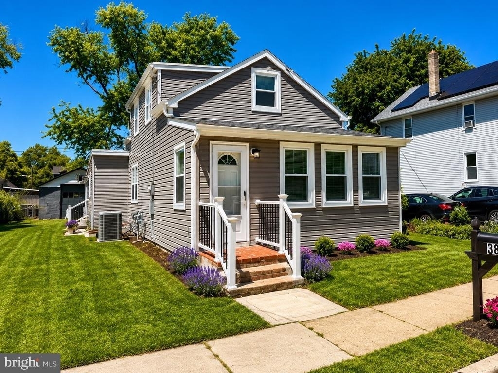 383 Johnson Avenue - Photo 2