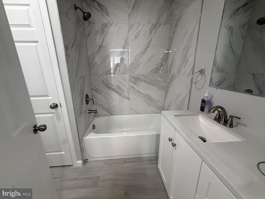 383 Johnson Avenue - Photo 12