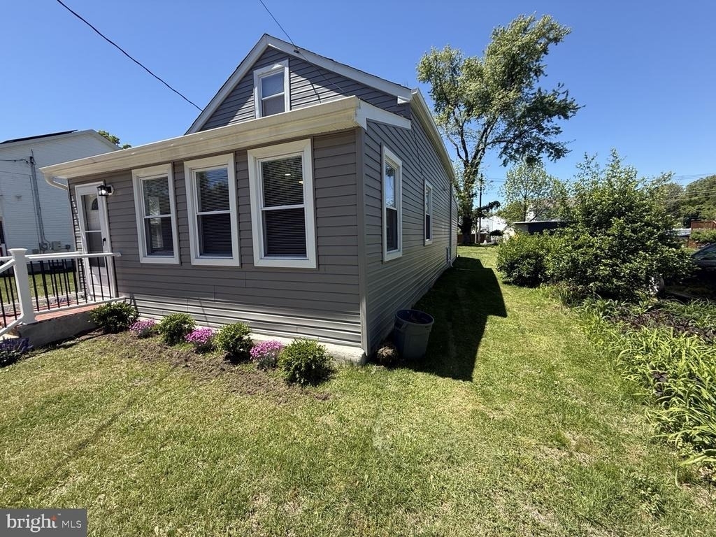 383 Johnson Avenue - Photo 5