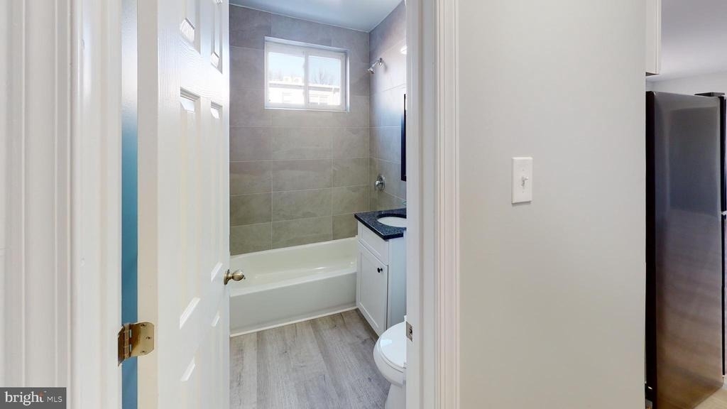 910 Gateway Boulevard - Photo 5