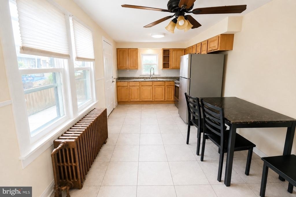 46 E Union Street - Photo 3
