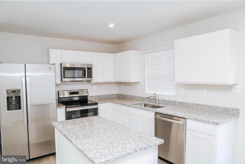 118 Charlotte Street - Photo 8