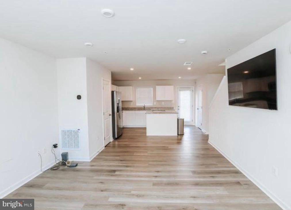 118 Charlotte Street - Photo 2