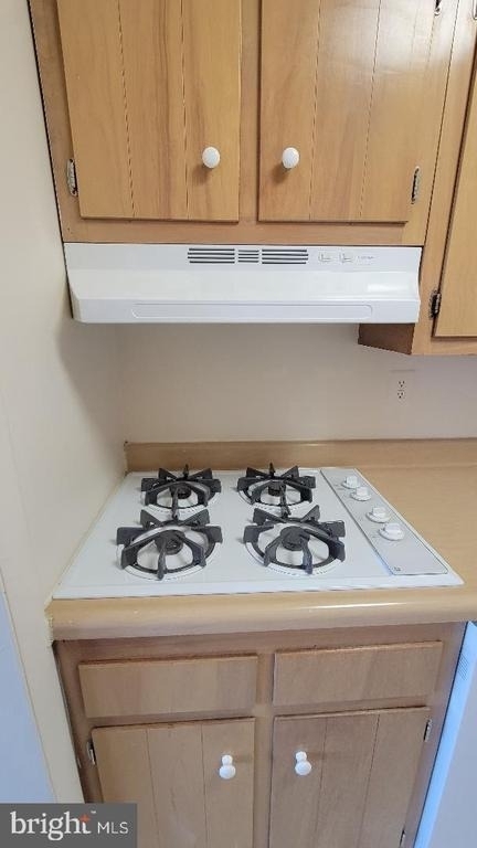 10401 Grosvenor Place - Photo 9
