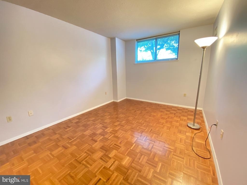 7111 Woodmont Avenue - Photo 9