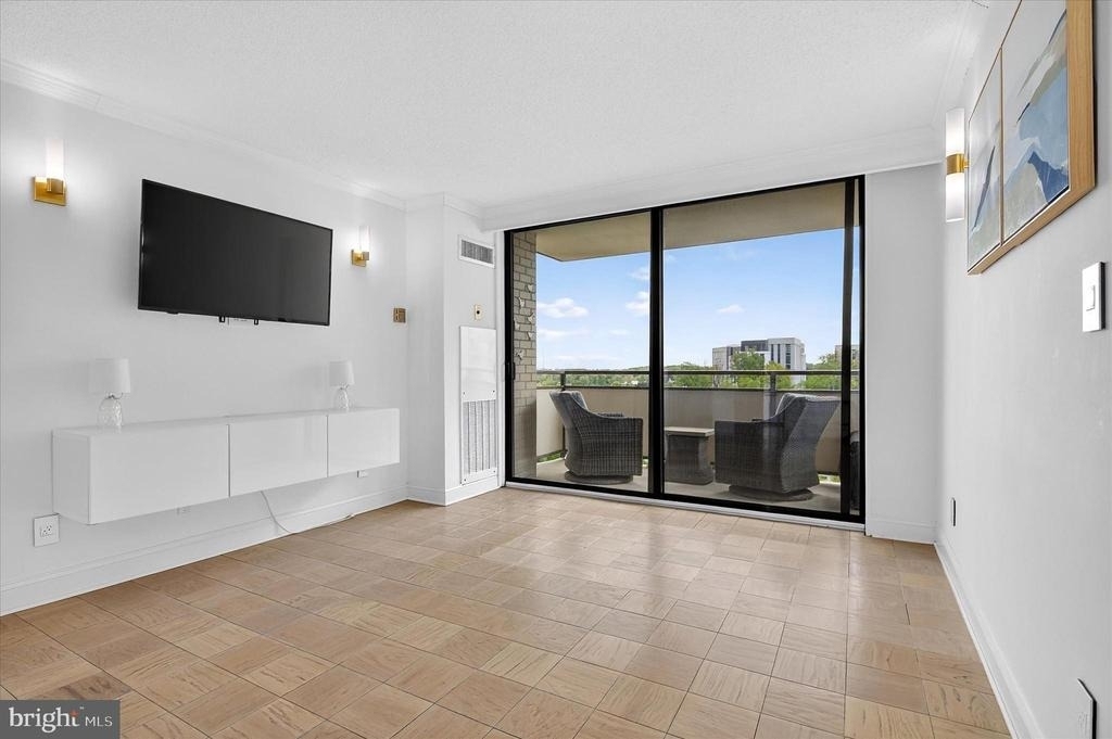 5225 Pooks Hill Road - Photo 10