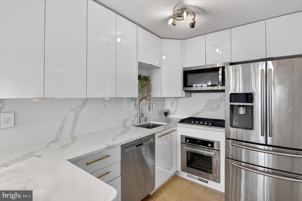 5225 Pooks Hill Road - Photo 6