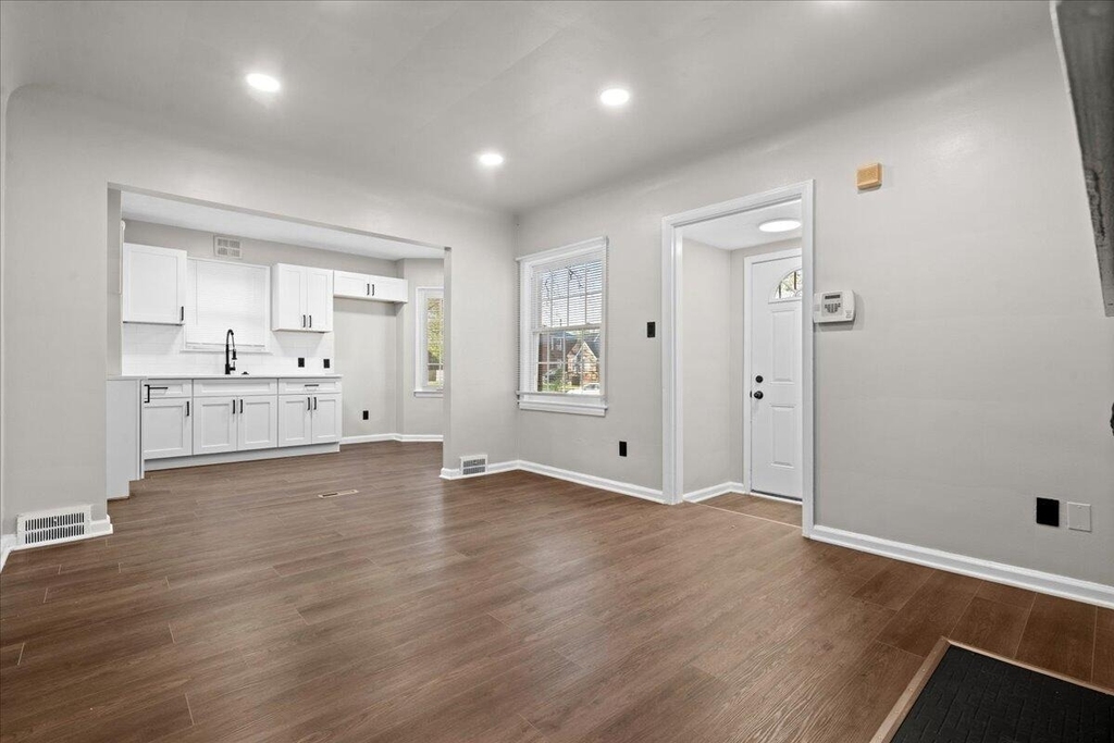 10042 Grayton Street - Photo 2