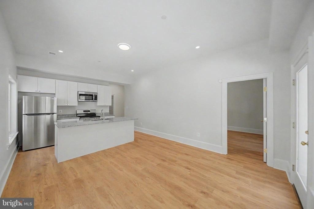 10205 Sorrel Avenue - Photo 5