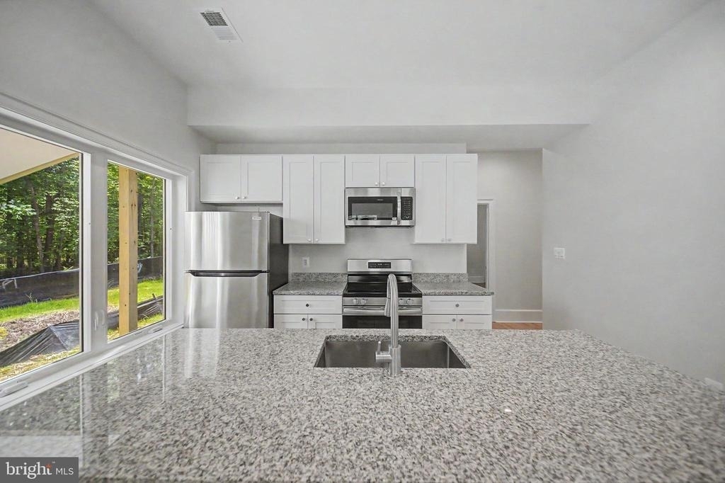 10205 Sorrel Avenue - Photo 7