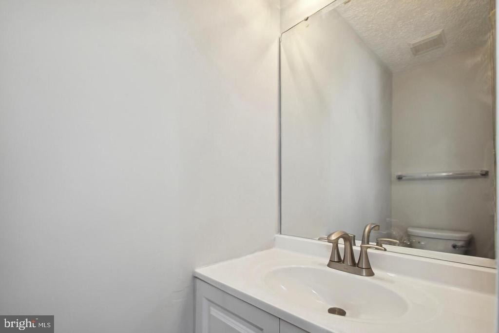 704 Suffield Drive - Photo 3
