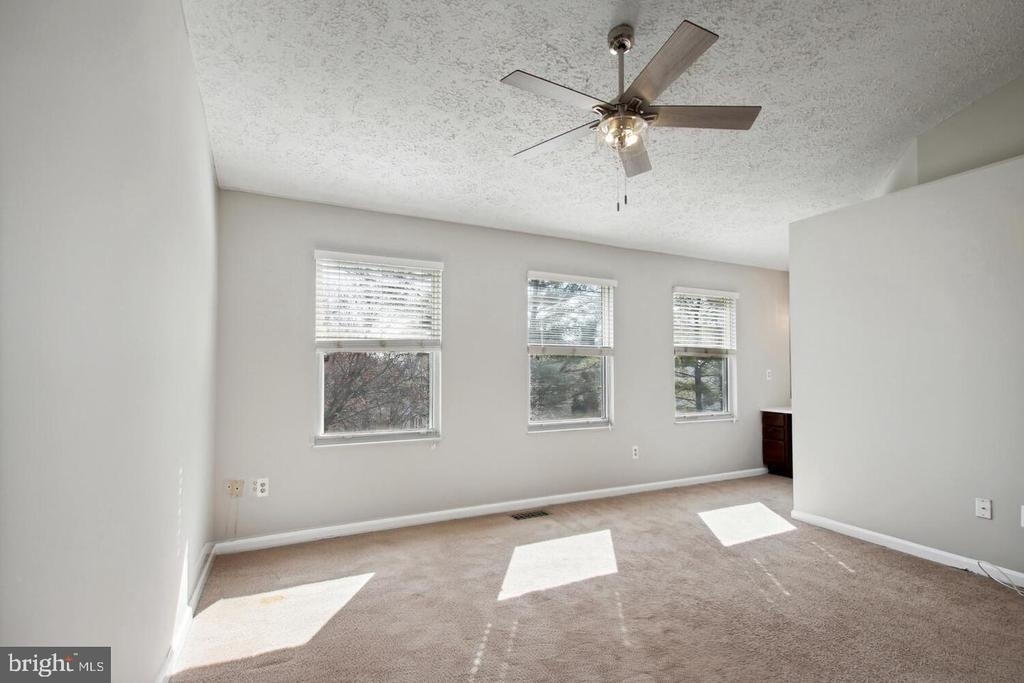 704 Suffield Drive - Photo 10