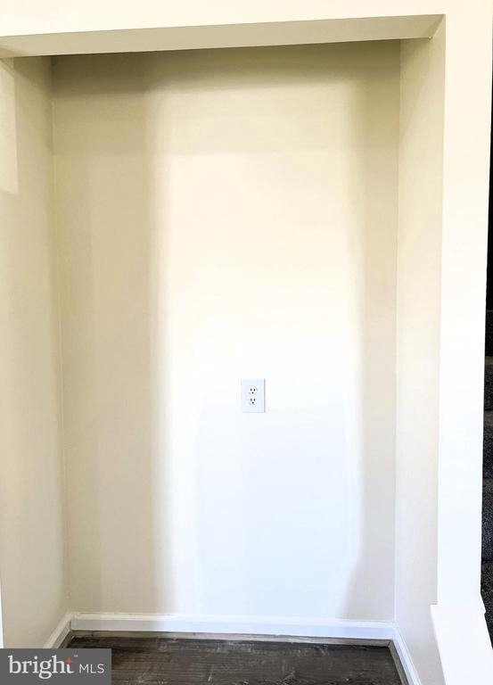 439 Terry Court - Photo 4