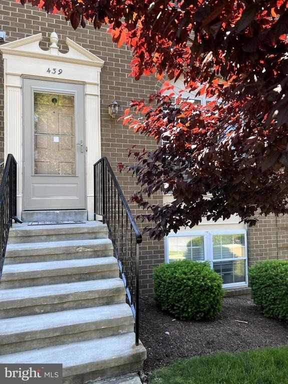 439 Terry Court - Photo 1