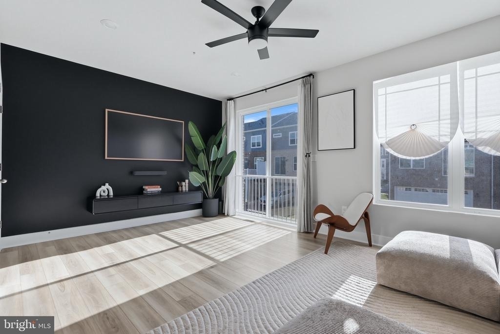 6894 Barrowfield Pl - Photo 4