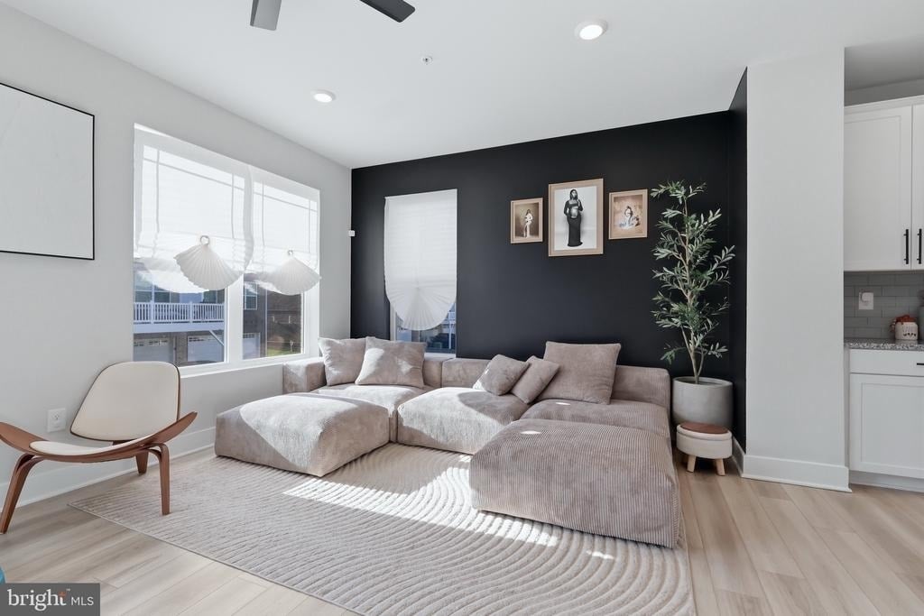 6894 Barrowfield Pl - Photo 5